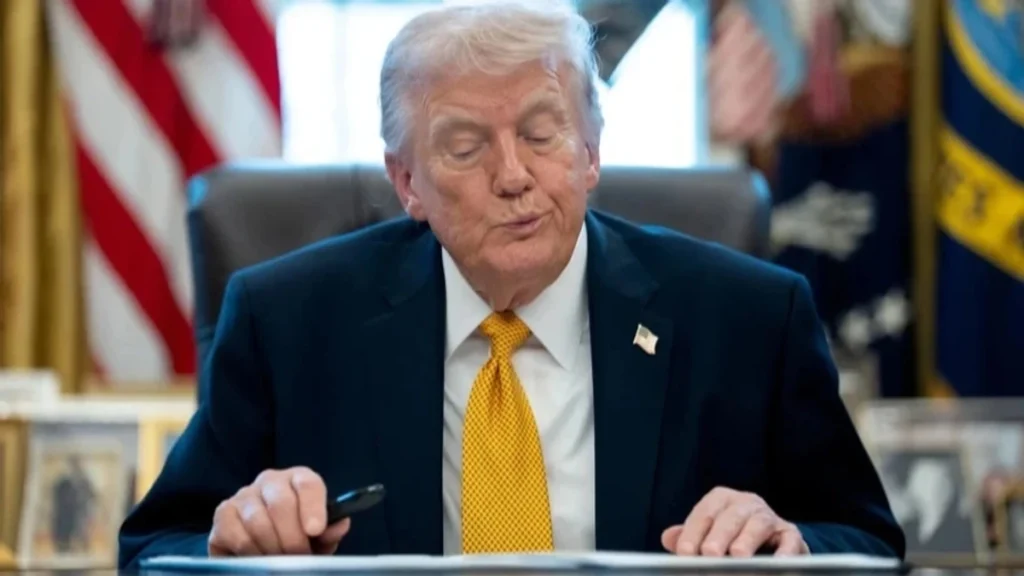 Трамп назвав «дурнями» тих, хто вимагав від нього санкцій проти Росії
