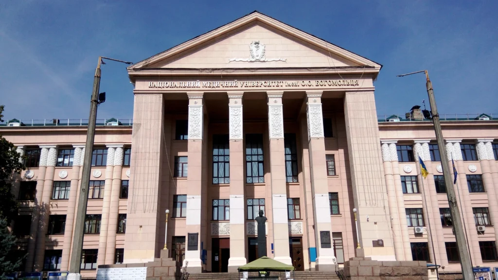 Двом посадовцям університету Богомольця повідомили про підозру: збитки від махінацій із ремонтом перевищили 16 млн грн